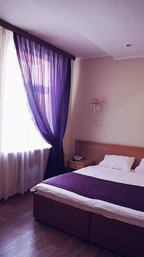 Ural Hotel Магнітогорськ Екстер'єр фото